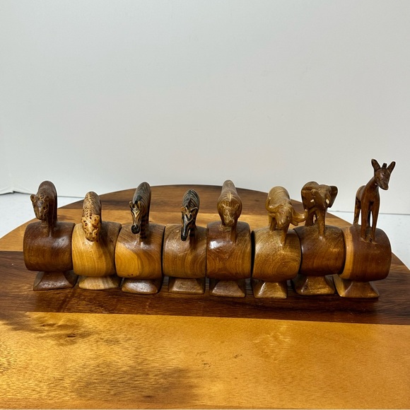 Hand Carved Vintage Wooden Safari Animal Napkin Rings 8 total. - Picture 8 of 17